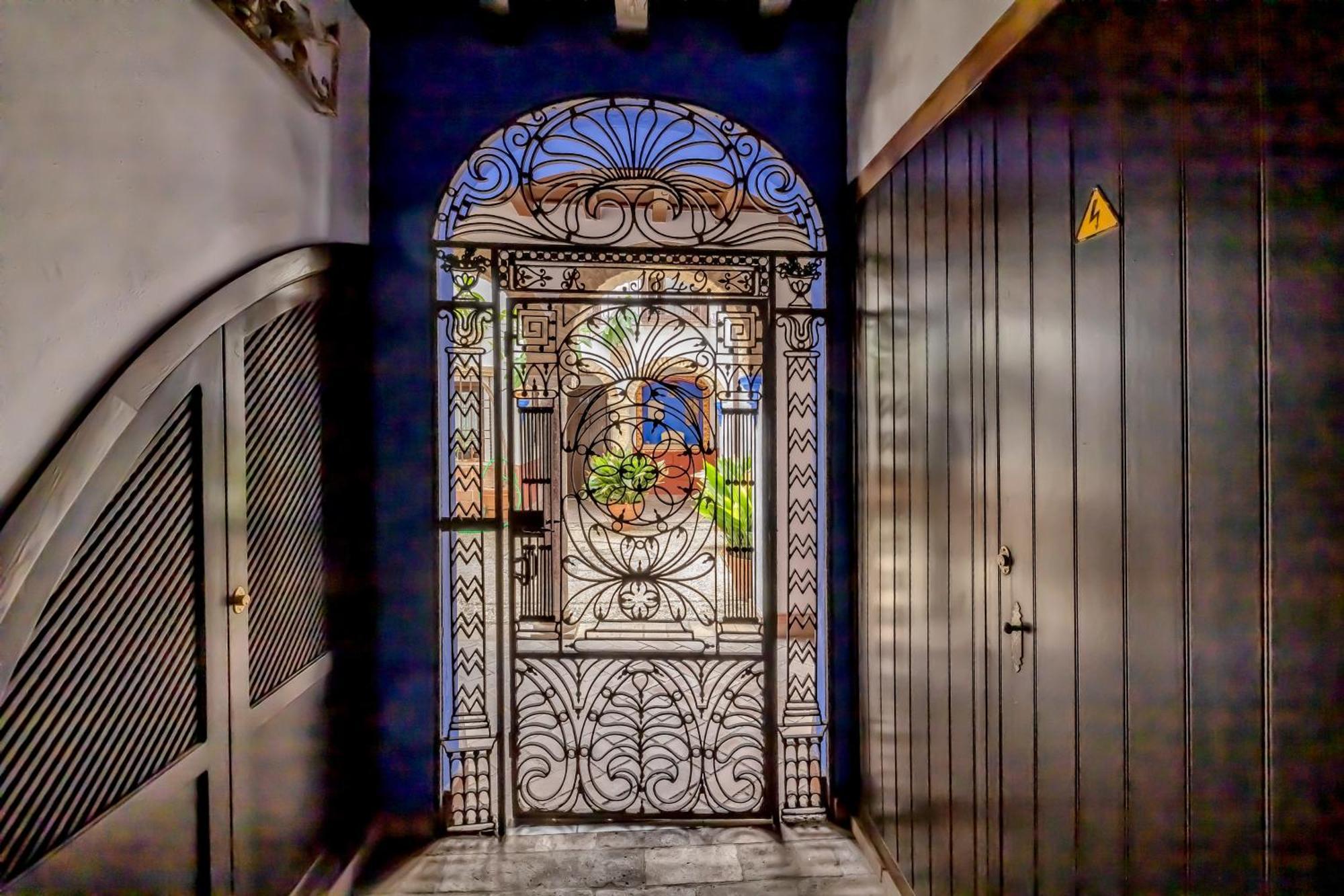 El Capricho De 1849 & Parking Apartment Кордоба Екстериор снимка